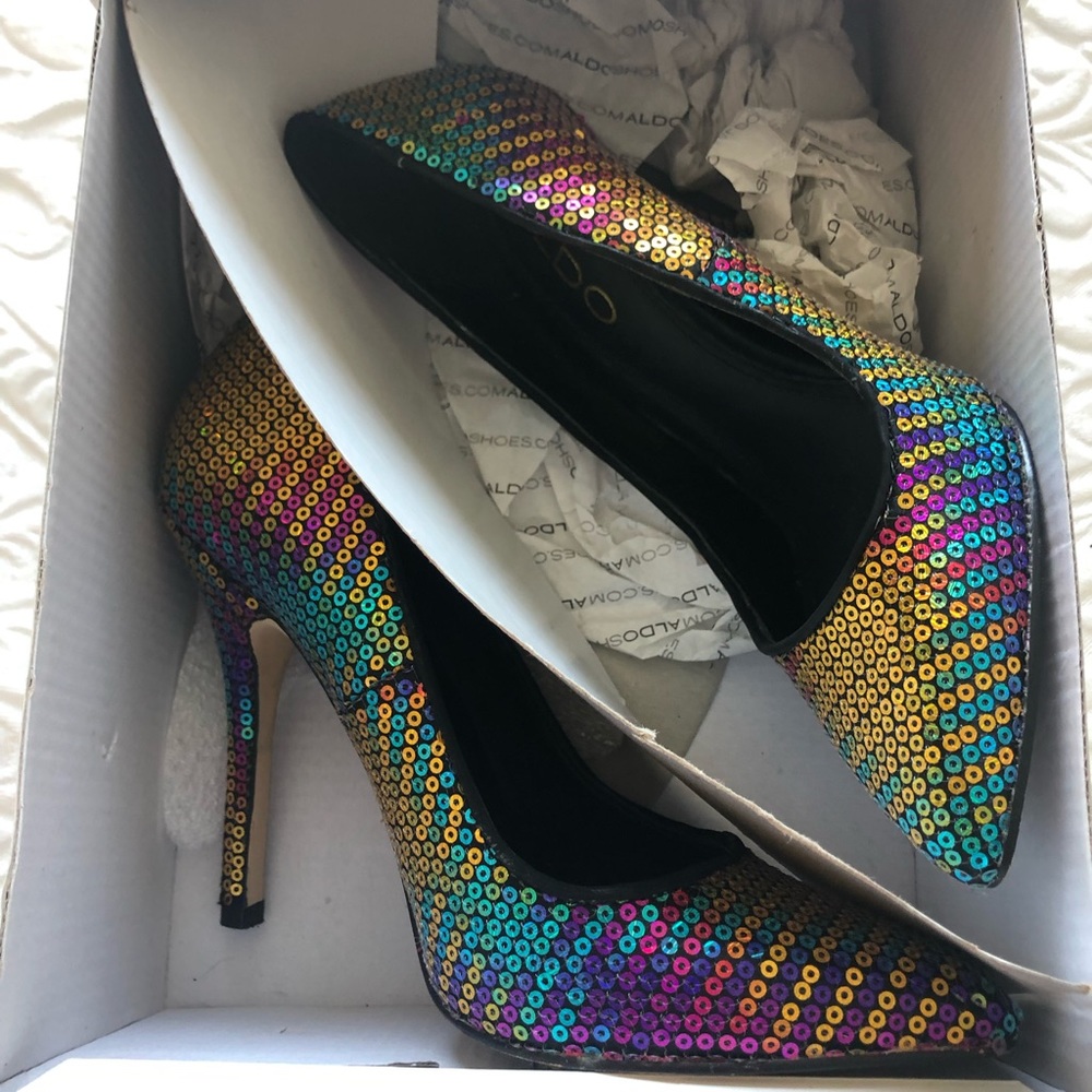 Aldo heels size 5.